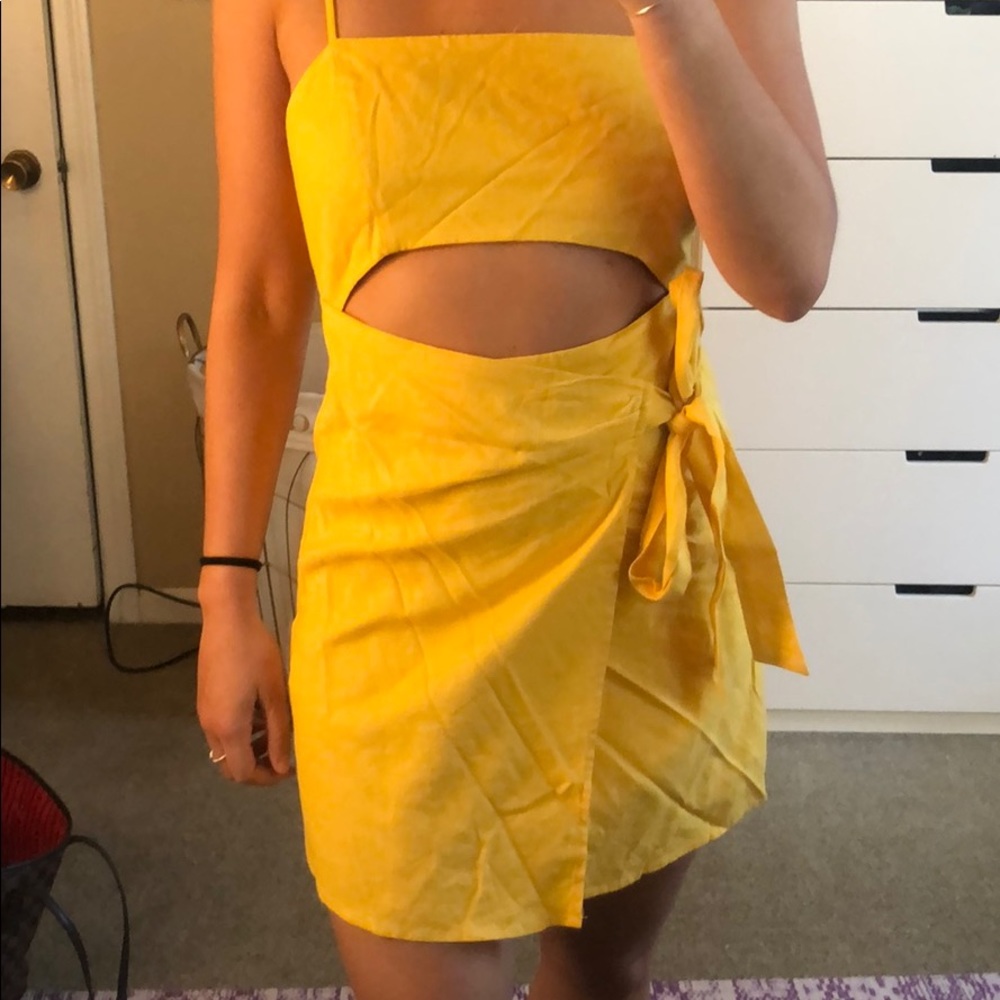 Linen wrap dress - Picture 2 of 4